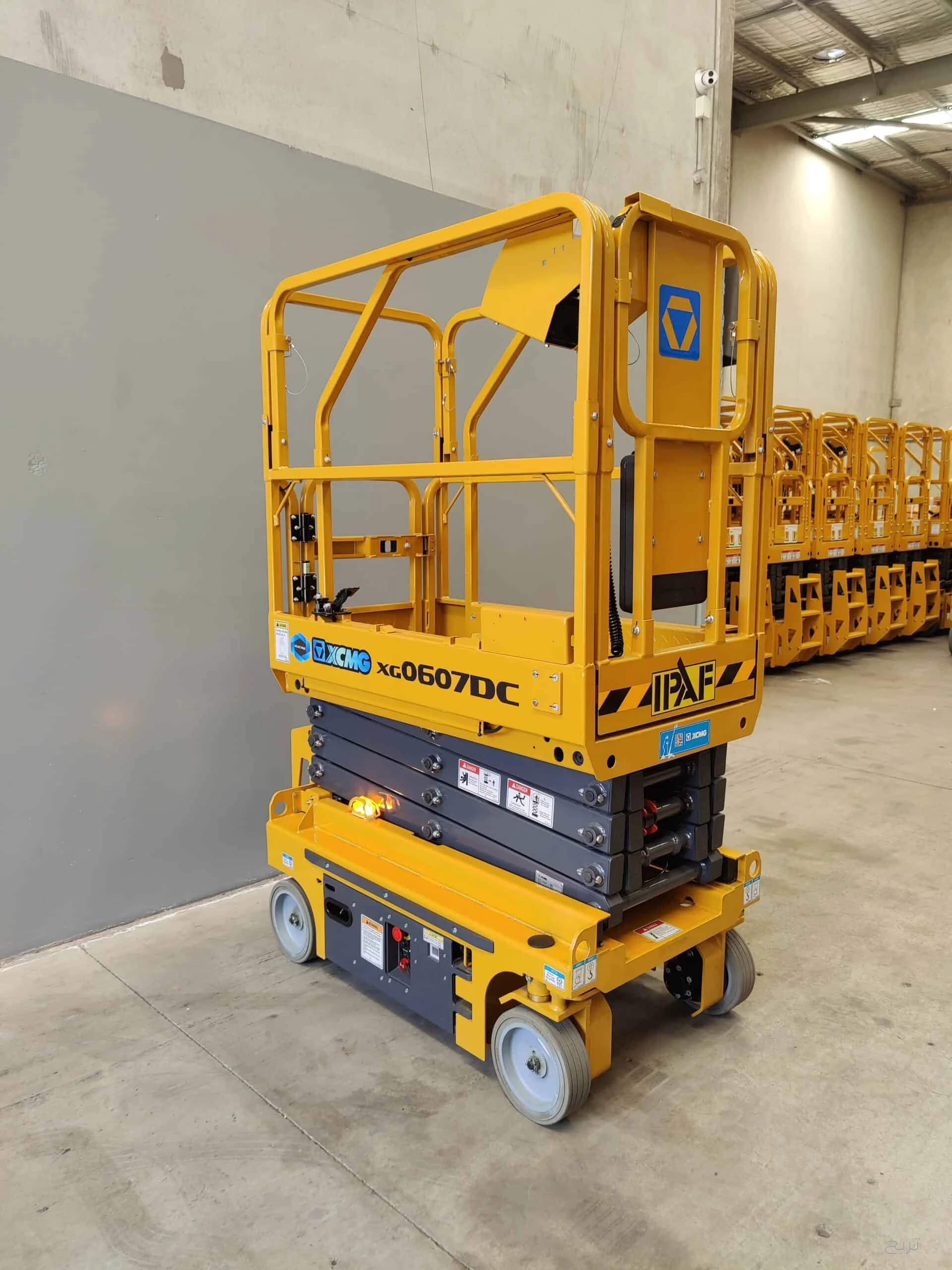 سيزر لفت للايجار بالدمام .. ببطاريات ليثيوم متطورة .. ارتفاع 8 متر و 10 متر شحن سريع